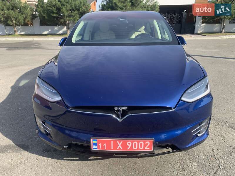 Позашляховик / Кросовер Tesla Model X 2016 в Києві
