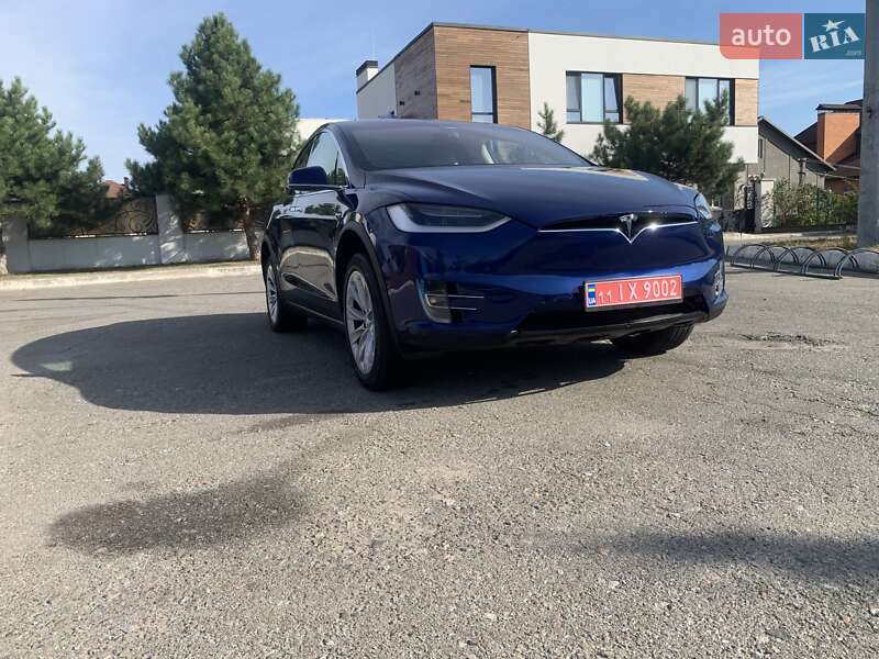 Позашляховик / Кросовер Tesla Model X 2016 в Києві