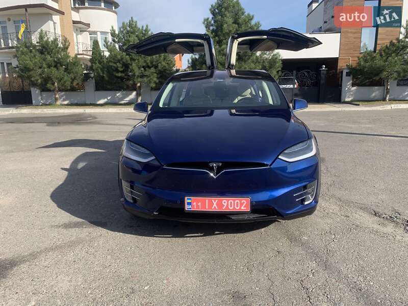 Позашляховик / Кросовер Tesla Model X 2016 в Києві