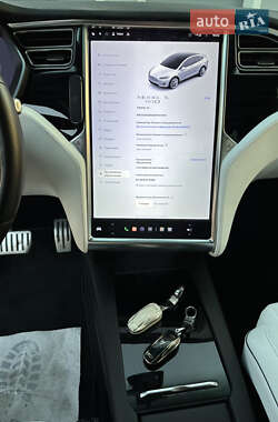 Внедорожник / Кроссовер Tesla Model X 2017 в Киеве