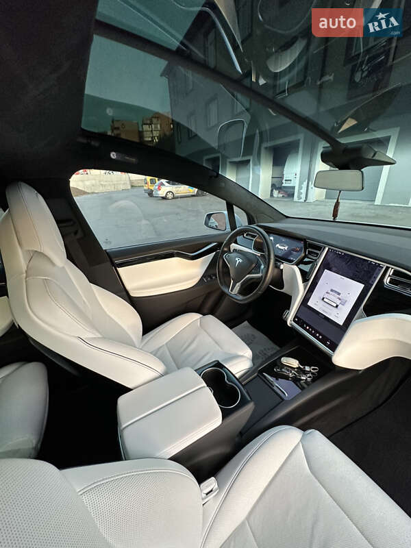Внедорожник / Кроссовер Tesla Model X 2017 в Киеве