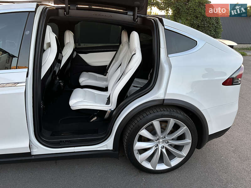 Внедорожник / Кроссовер Tesla Model X 2017 в Киеве