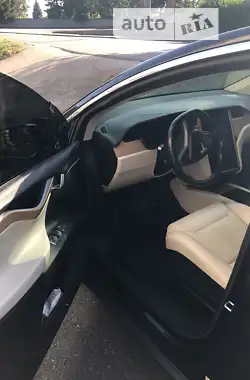 Tesla Model X 2018