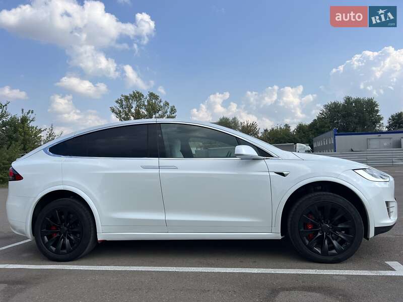 Позашляховик / Кросовер Tesla Model X 2020 в Рівному