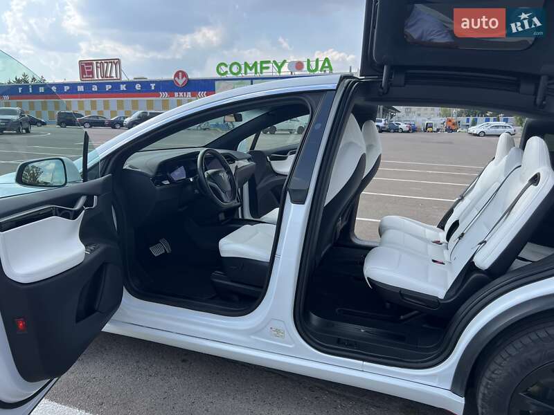 Позашляховик / Кросовер Tesla Model X 2020 в Рівному