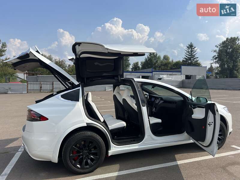 Позашляховик / Кросовер Tesla Model X 2020 в Рівному
