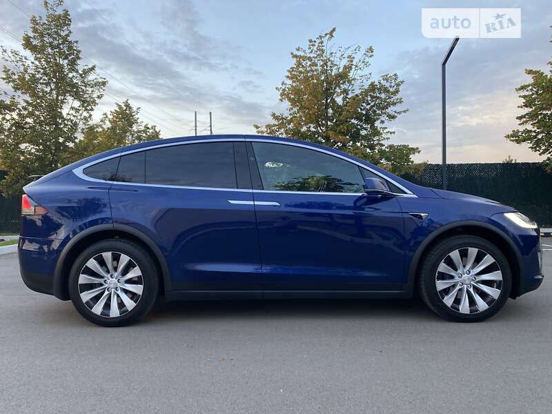 Позашляховик / Кросовер Tesla Model X 2019 в Києві