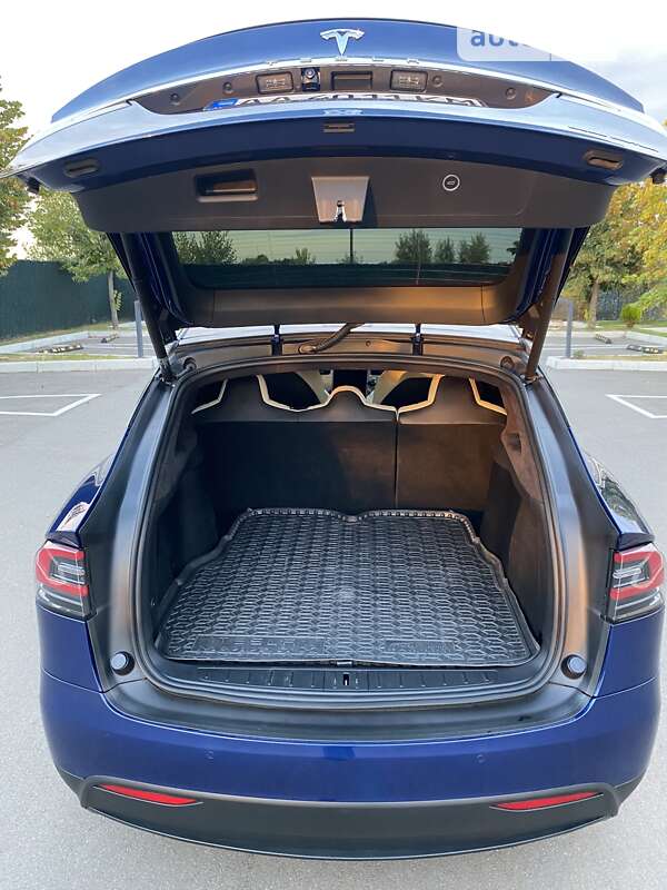 Позашляховик / Кросовер Tesla Model X 2019 в Києві
