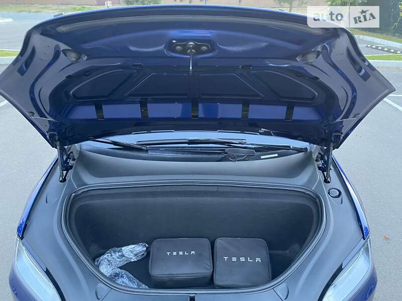 Позашляховик / Кросовер Tesla Model X 2019 в Києві