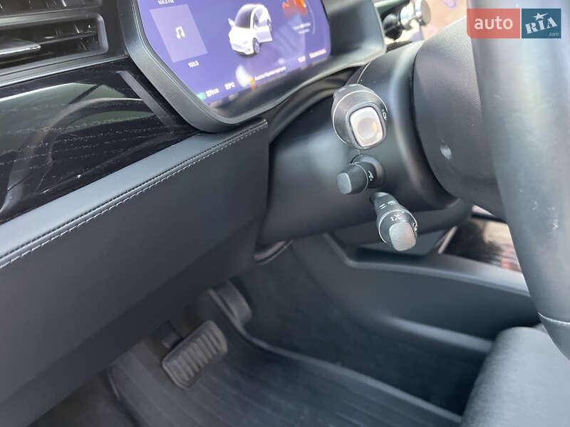 Внедорожник / Кроссовер Tesla Model X 2018 в Вишневом