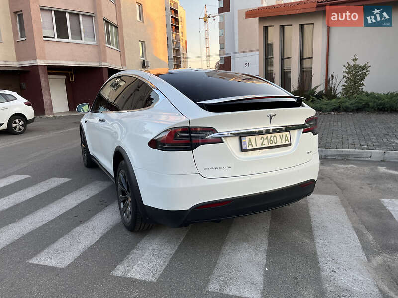 Внедорожник / Кроссовер Tesla Model X 2018 в Вишневом