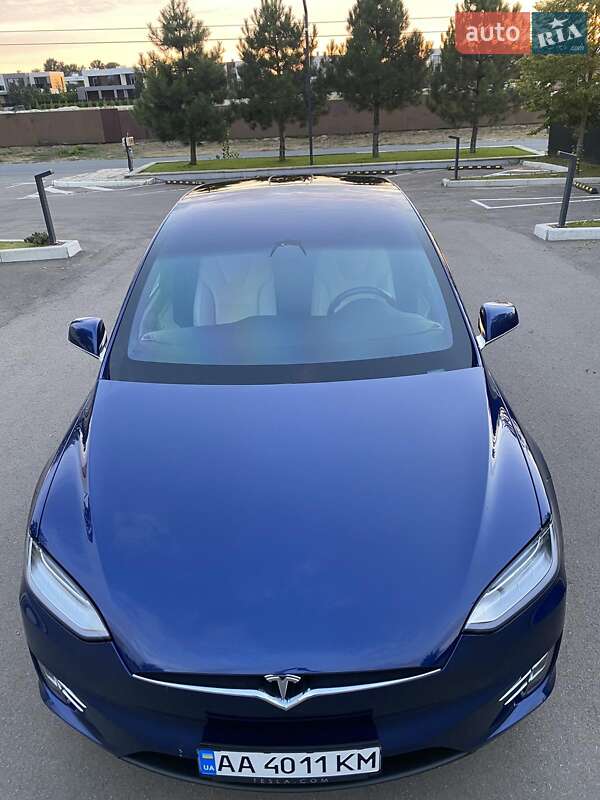 Внедорожник / Кроссовер Tesla Model X 2019 в Киеве