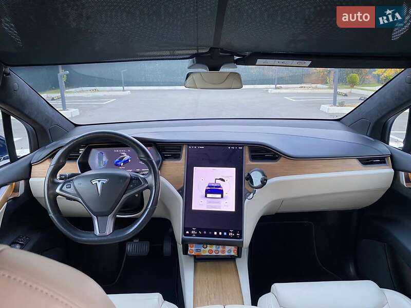 Внедорожник / Кроссовер Tesla Model X 2019 в Киеве