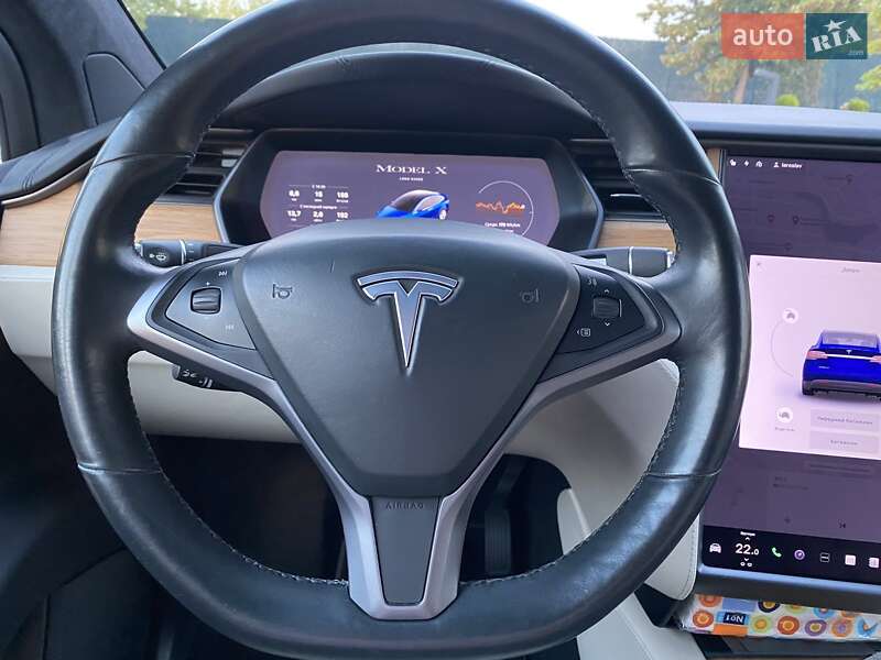 Внедорожник / Кроссовер Tesla Model X 2019 в Киеве