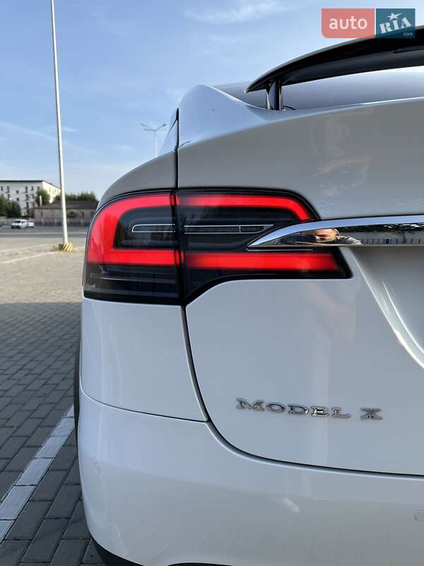 Позашляховик / Кросовер Tesla Model X 2018 в Тернополі