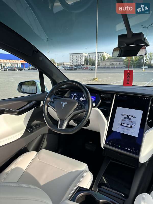 Позашляховик / Кросовер Tesla Model X 2018 в Тернополі