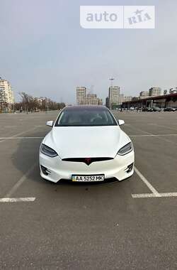 Внедорожник / Кроссовер Tesla Model X 2018 в Киеве