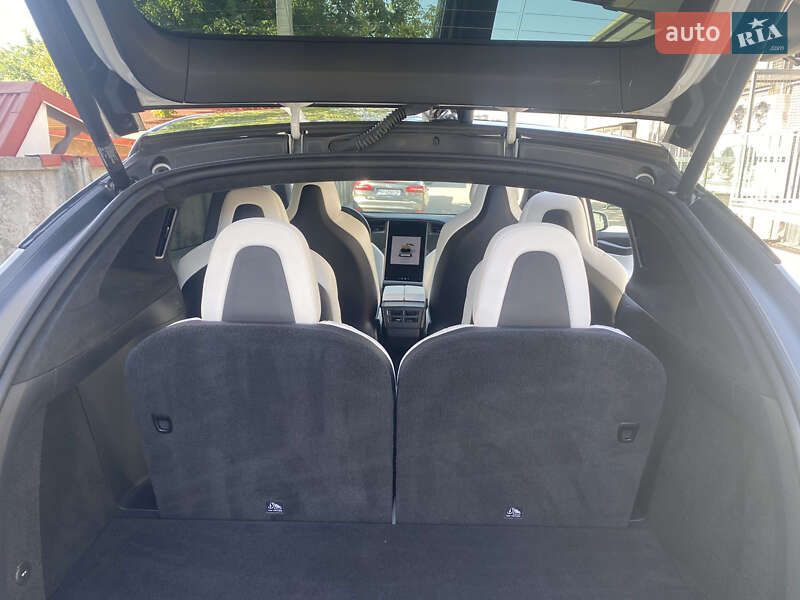 Позашляховик / Кросовер Tesla Model X 2018 в Тернополі