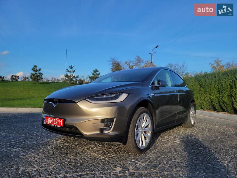 Tesla Model X 2016
