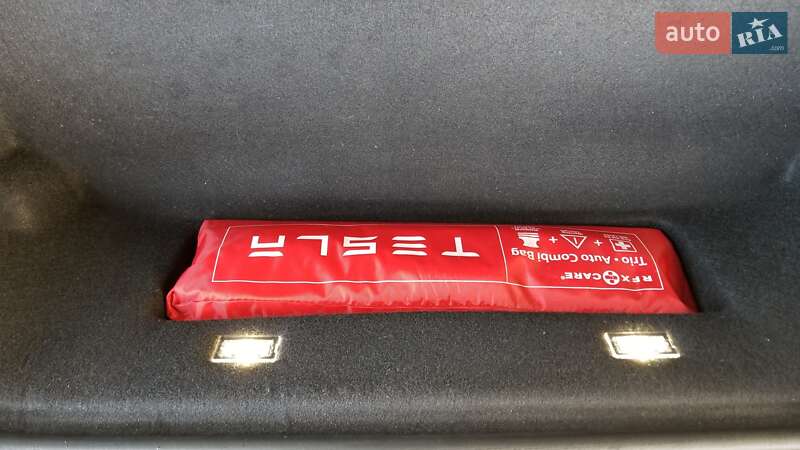 Внедорожник / Кроссовер Tesla Model X 2016 в Днепре