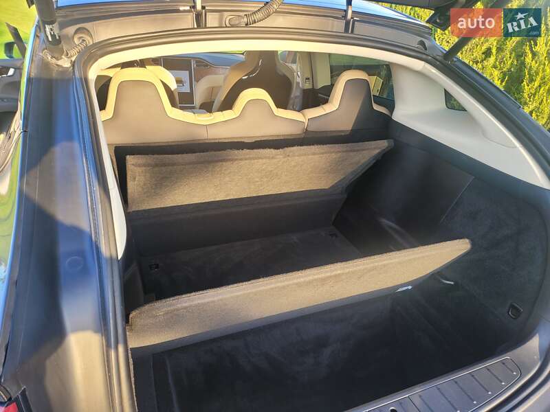 Внедорожник / Кроссовер Tesla Model X 2016 в Днепре