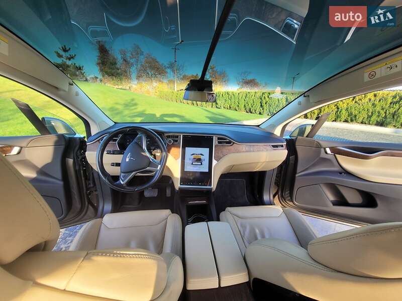 Внедорожник / Кроссовер Tesla Model X 2016 в Днепре