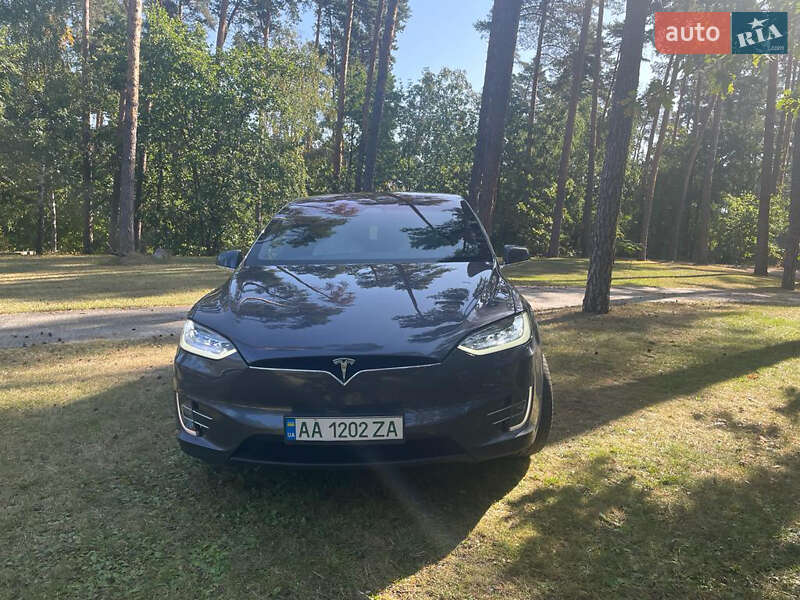 Позашляховик / Кросовер Tesla Model X 2017 в Києві