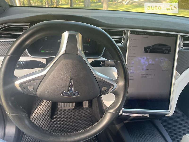 Позашляховик / Кросовер Tesla Model X 2017 в Києві