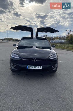 Позашляховик / Кросовер Tesla Model X 2016 в 