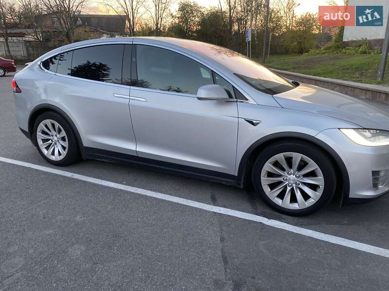 Позашляховик / Кросовер Tesla Model X 2018 в Вінниці
