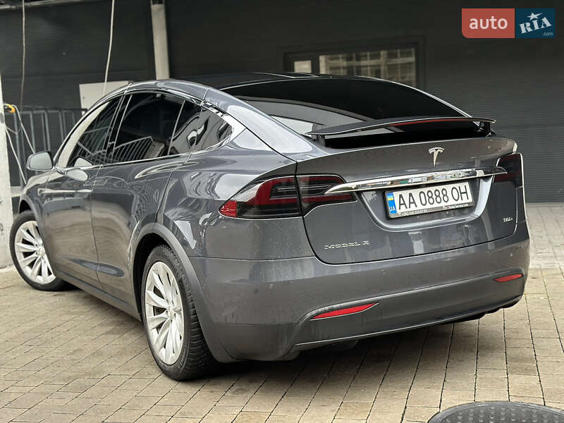 Позашляховик / Кросовер Tesla Model X 2016 в Львові