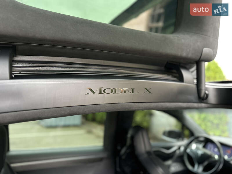 Позашляховик / Кросовер Tesla Model X 2016 в Львові