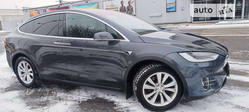 Позашляховик / Кросовер Tesla Model X 2017 в Києві