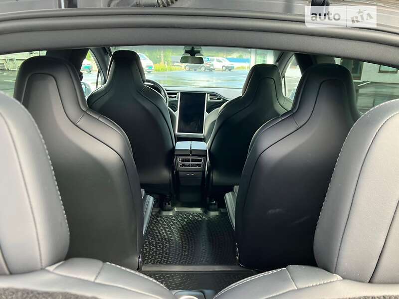 Позашляховик / Кросовер Tesla Model X 2017 в Києві