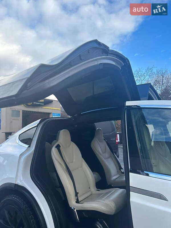 Позашляховик / Кросовер Tesla Model X 2019 в Києві