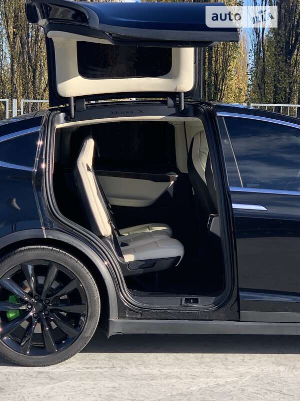 Позашляховик / Кросовер Tesla Model X 2018 в Києві