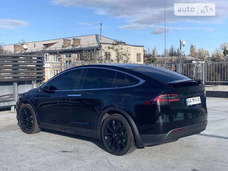 Позашляховик / Кросовер Tesla Model X 2018 в Києві