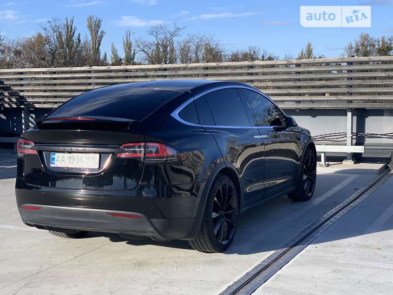 Позашляховик / Кросовер Tesla Model X 2018 в Києві
