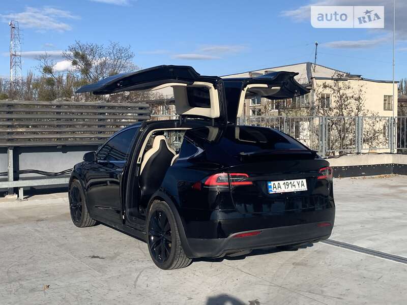 Позашляховик / Кросовер Tesla Model X 2018 в Києві