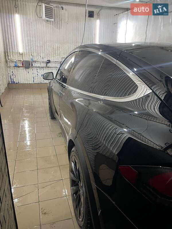 Внедорожник / Кроссовер Tesla Model X 2016 в Черновцах