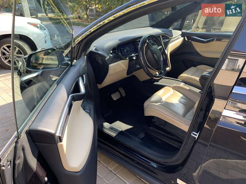 Позашляховик / Кросовер Tesla Model X 2015 в Одесі