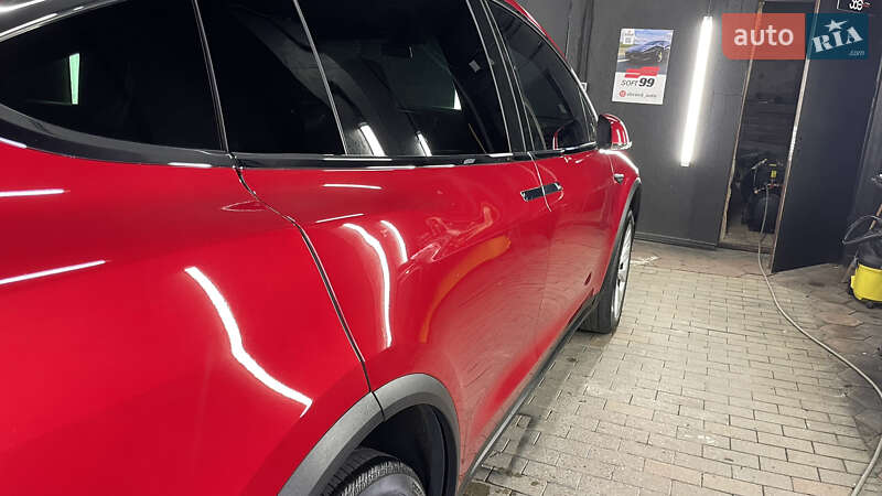 Позашляховик / Кросовер Tesla Model X 2017 в Львові