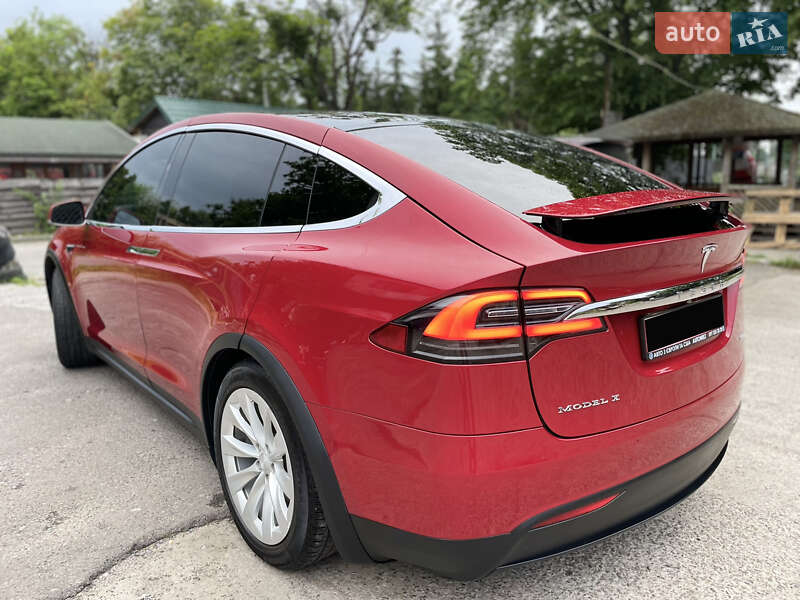 Позашляховик / Кросовер Tesla Model X 2017 в Львові