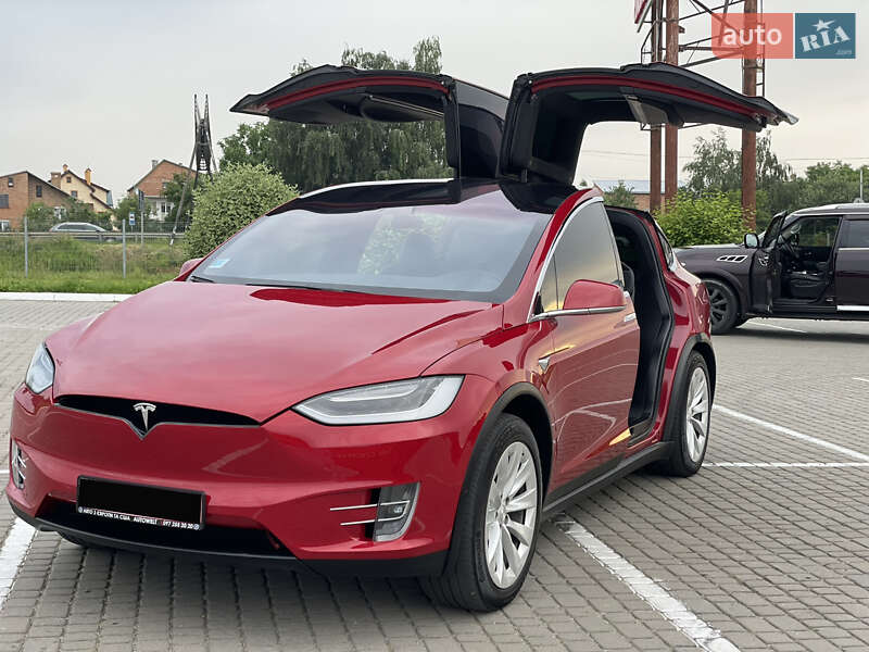 Позашляховик / Кросовер Tesla Model X 2017 в Львові