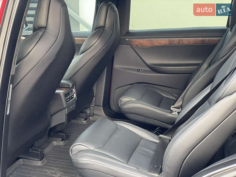 Позашляховик / Кросовер Tesla Model X 2017 в Львові