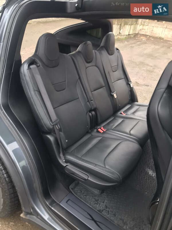 Позашляховик / Кросовер Tesla Model X 2017 в Луцьку фото 16 Позашляховик / Кросовер Tesla Model X 2017 в Луцьку