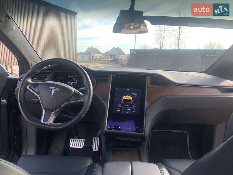 Позашляховик / Кросовер Tesla Model X 2019 в П'ятихатках