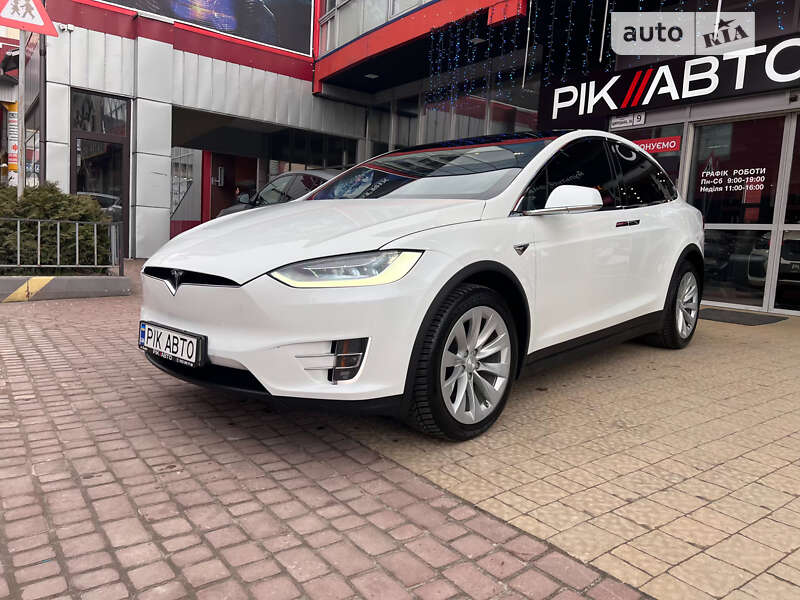 Позашляховик / Кросовер Tesla Model X 2019 в Львові