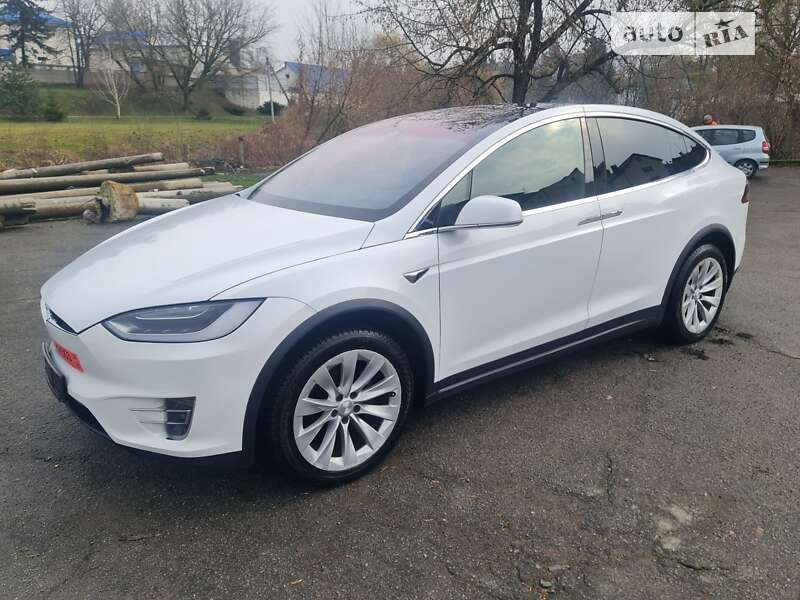 Позашляховик / Кросовер Tesla Model X 2018 в Луцьку