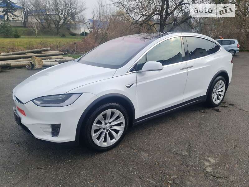 Tesla Model X 2018